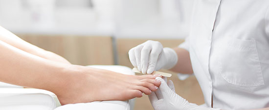 A Podiatrist Tells Us What to Look for (AND AVOID) when Getting a Pedicure